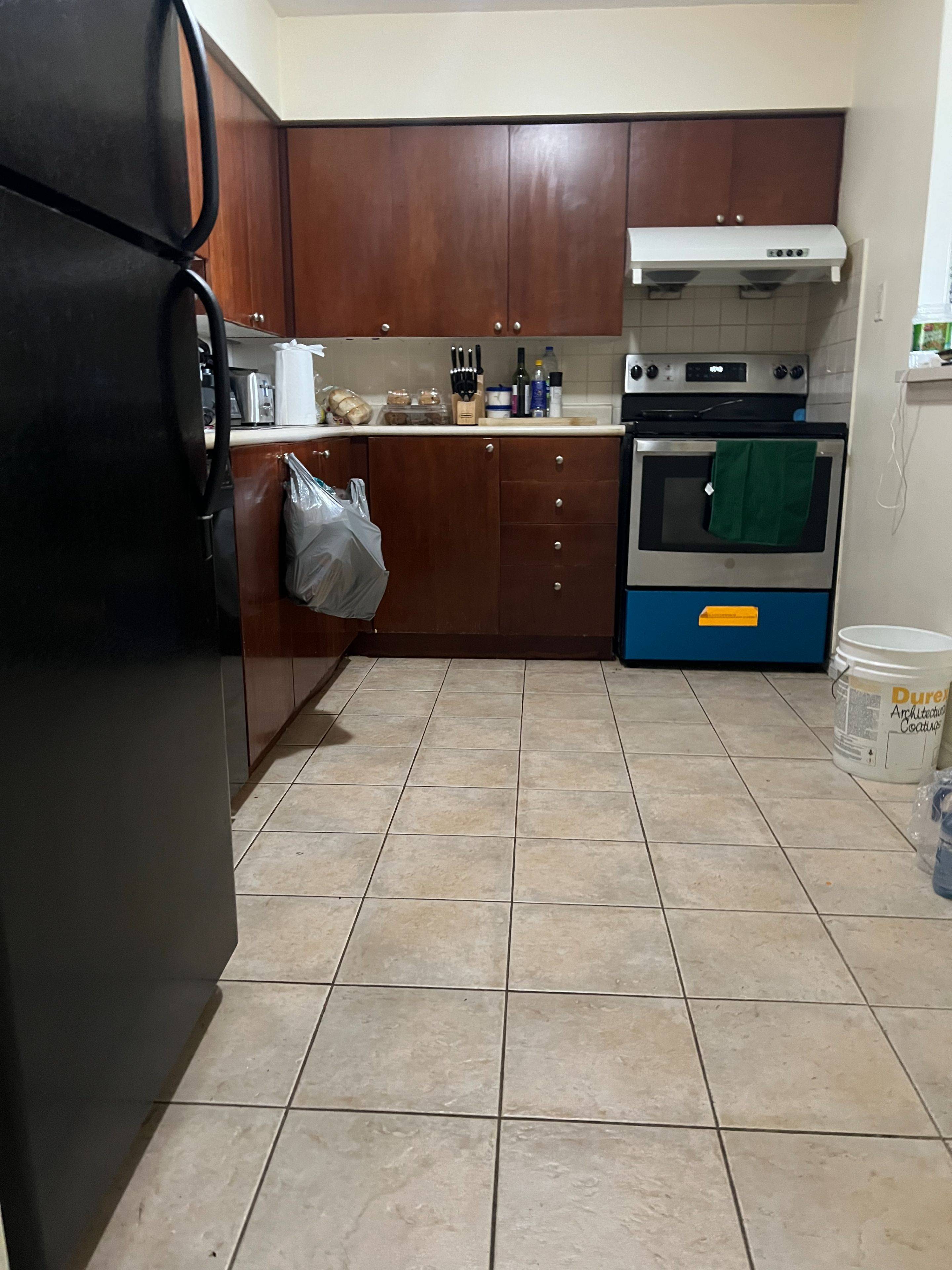 Newmarket, ON L3Y 7C3,260 Davis DR #703
