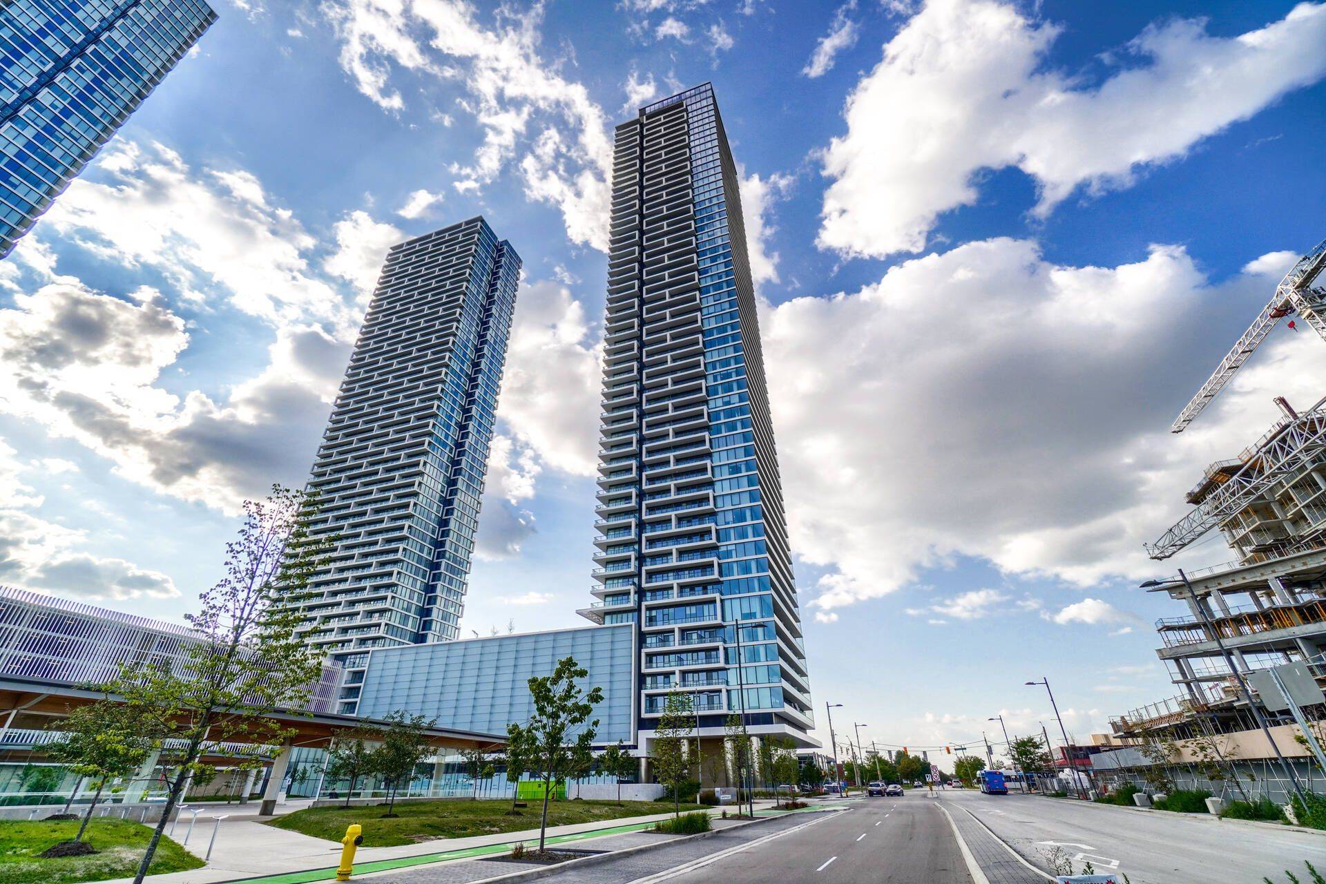 950 Portage Pkwy #4009, Vaughan, ON L4K 0J7