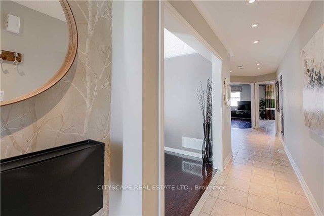 Newmarket, ON L3X 3H1,369 Kwapis BLVD