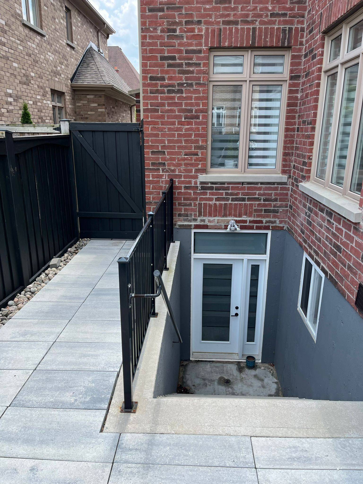 King, ON L7B 1L4,4 Valley Point CRES #BSMT