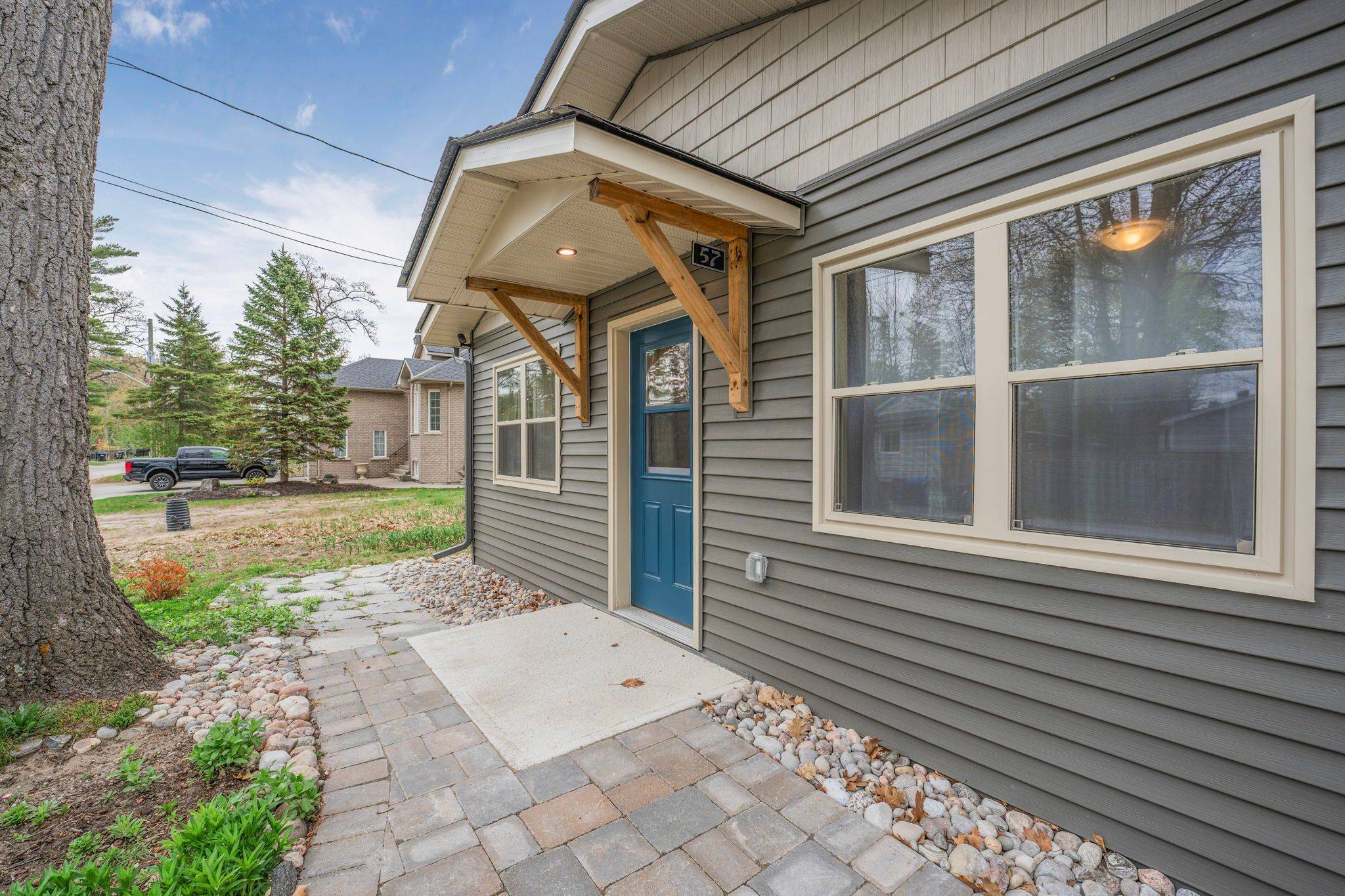 Wasaga Beach, ON L9Z 2L2,57 LAIDLAW ST