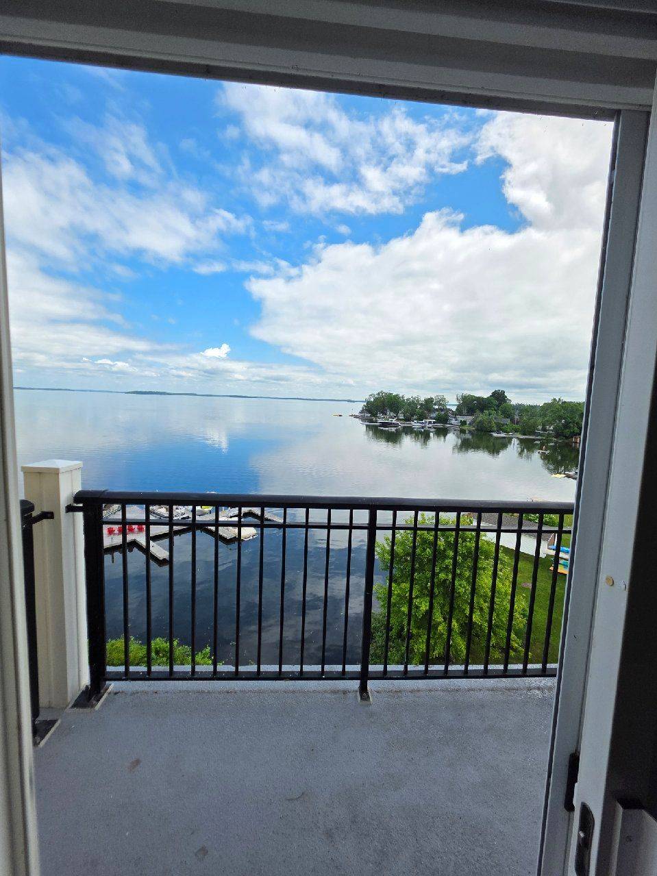 Orillia, ON L3V 1T1,140 Cedar Island RD #406