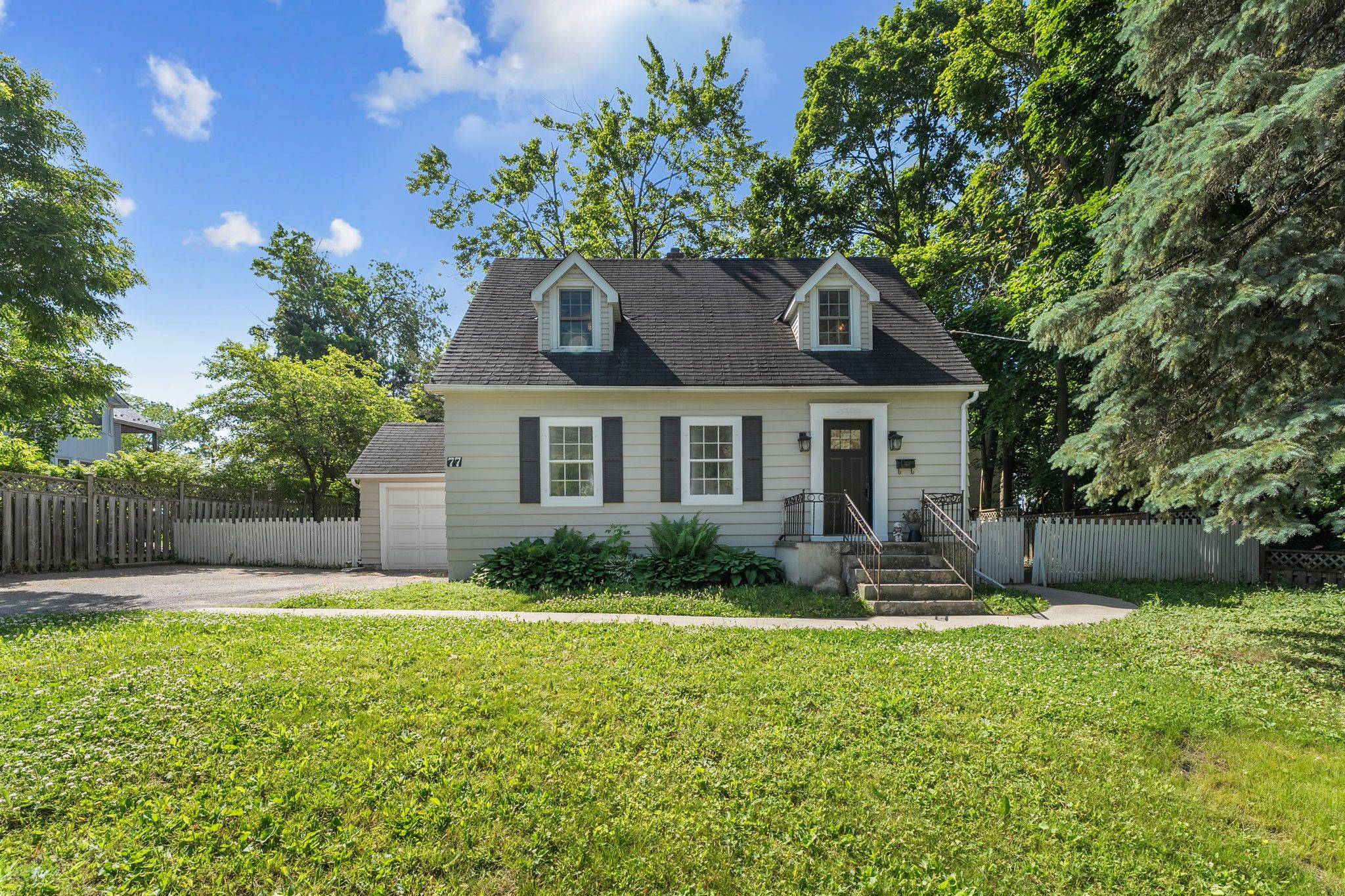 77 Wellington ST E, Barrie, ON L4M 2C3