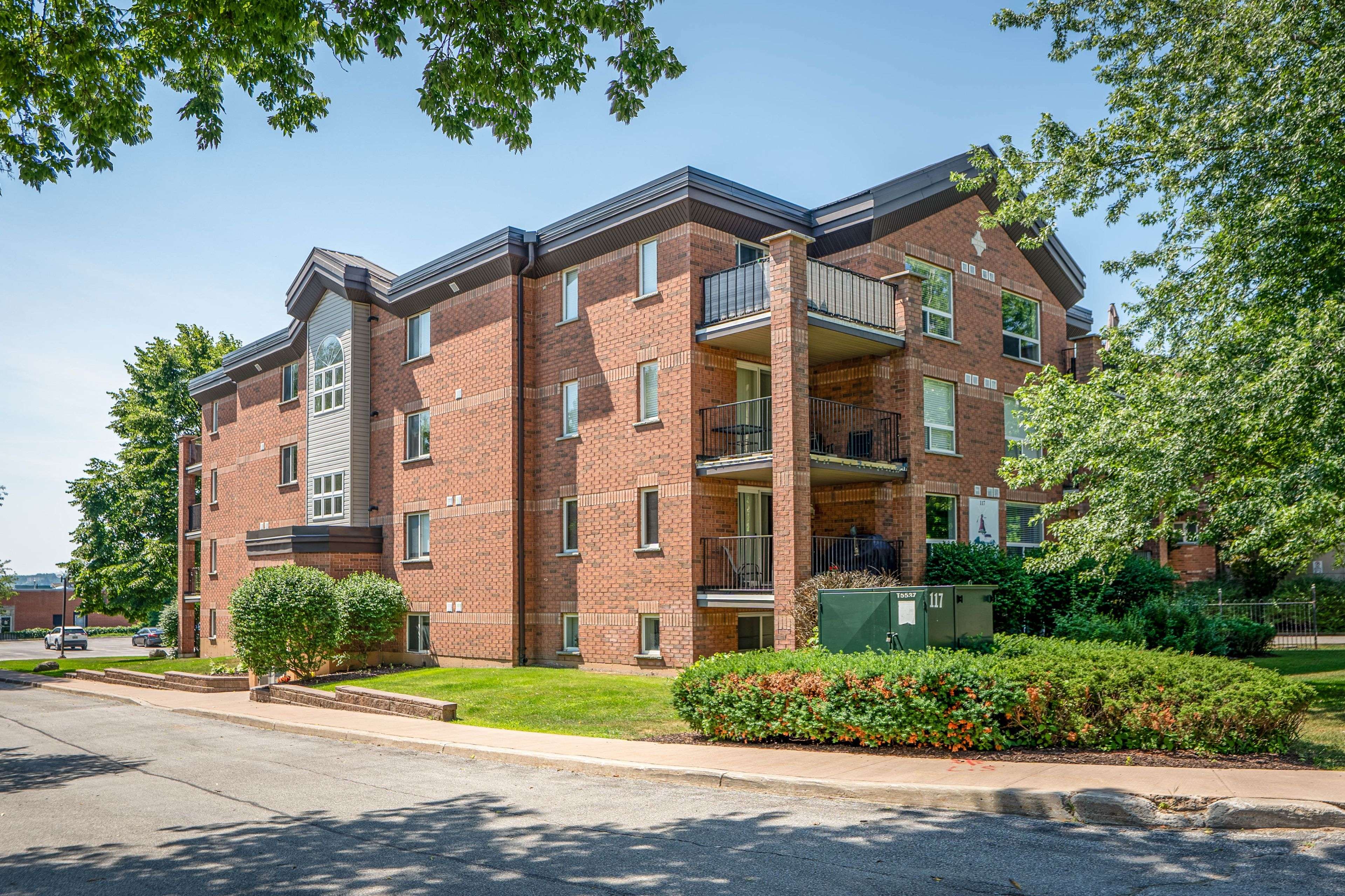 117 EDGEHILL DR #103, Barrie, ON L4N 1L9