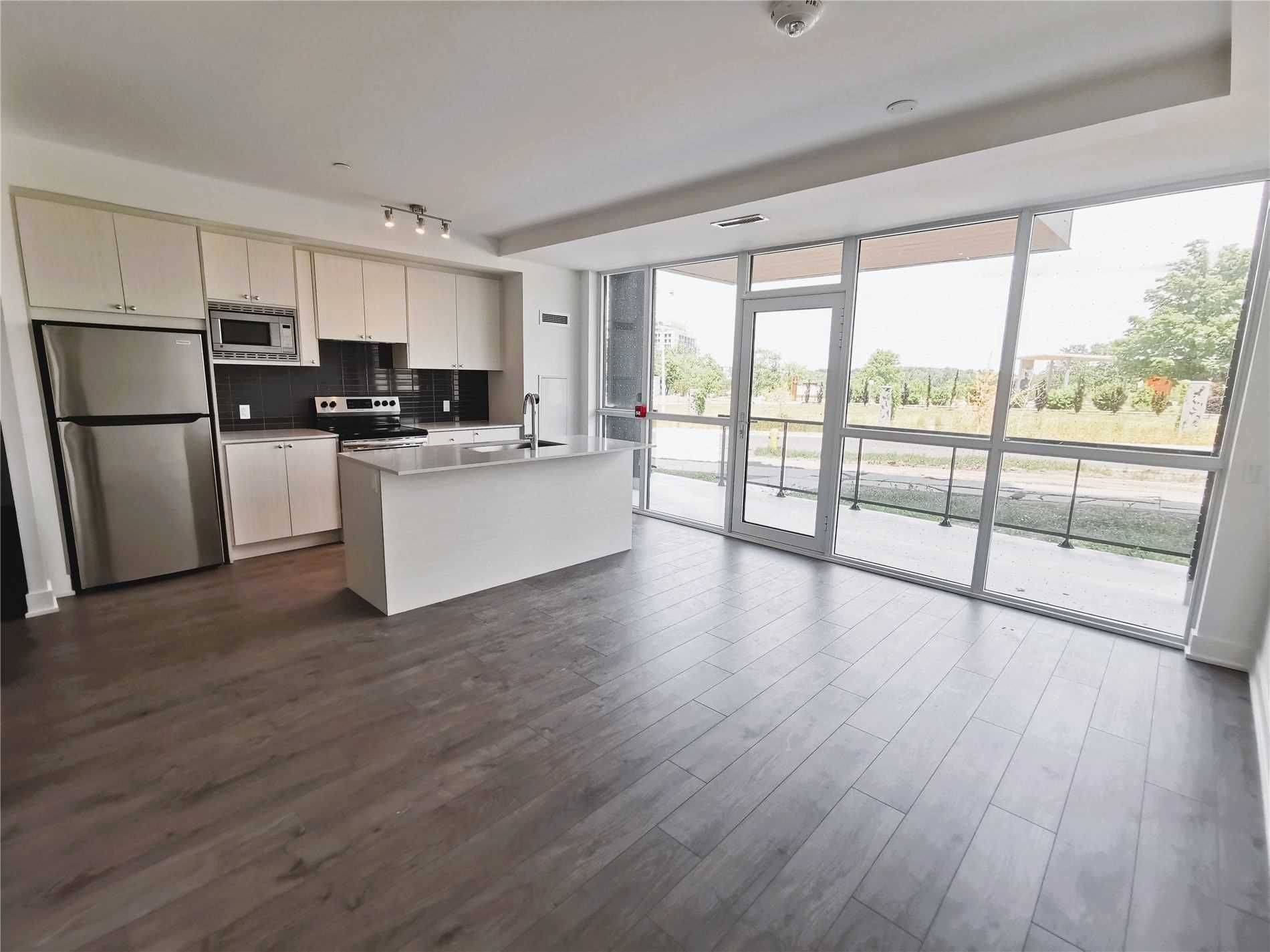 60 George Butchart DR #TH 3, Toronto W05, ON M3K 0E1