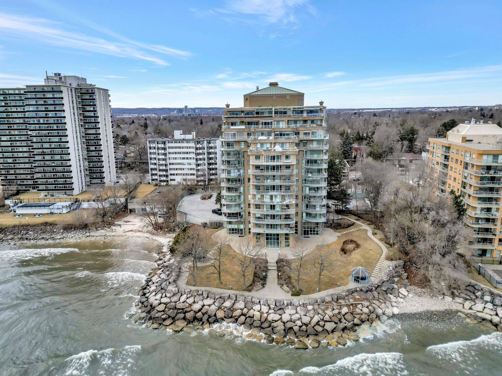 2190 Lakeshore RD #802, Burlington, ON L7R 4K1