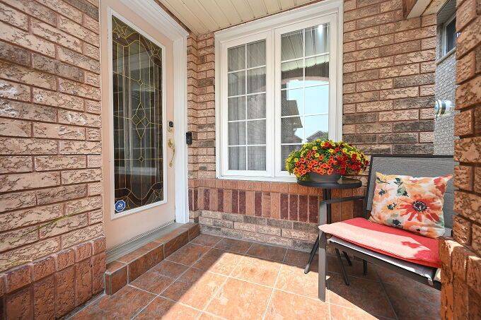 Mississauga, ON L5N 7H4,7019 Graydon CT