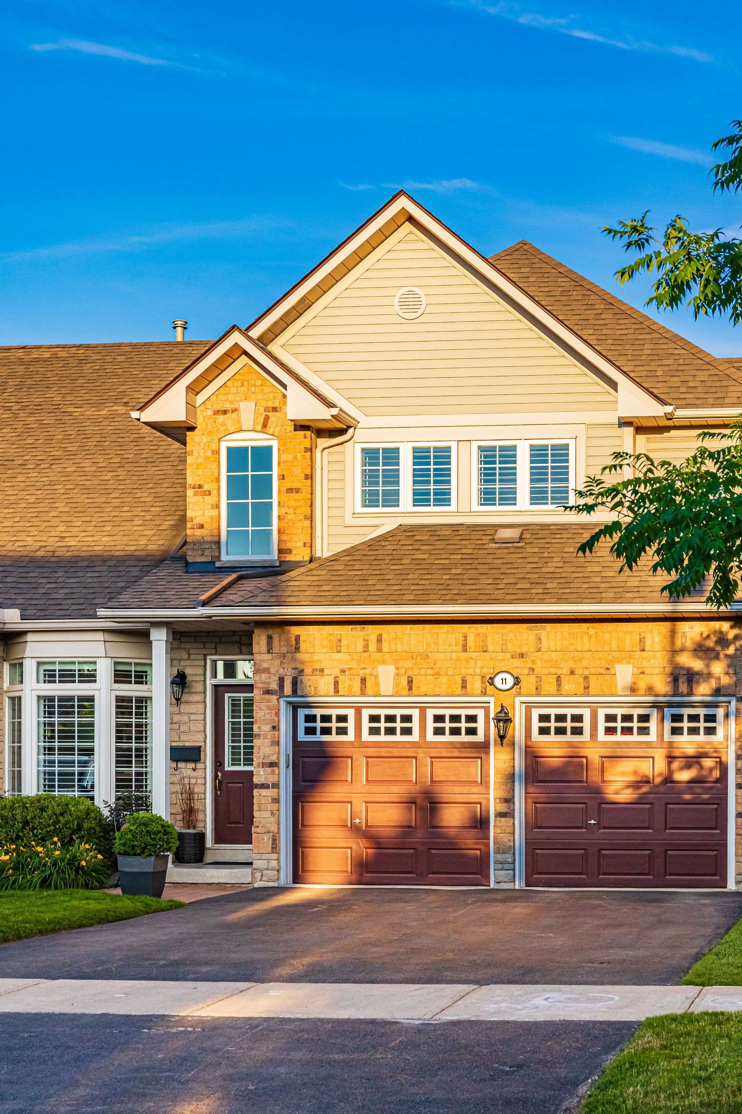 Burlington, ON L7M 4T7,4360 Millcroft Park DR #11