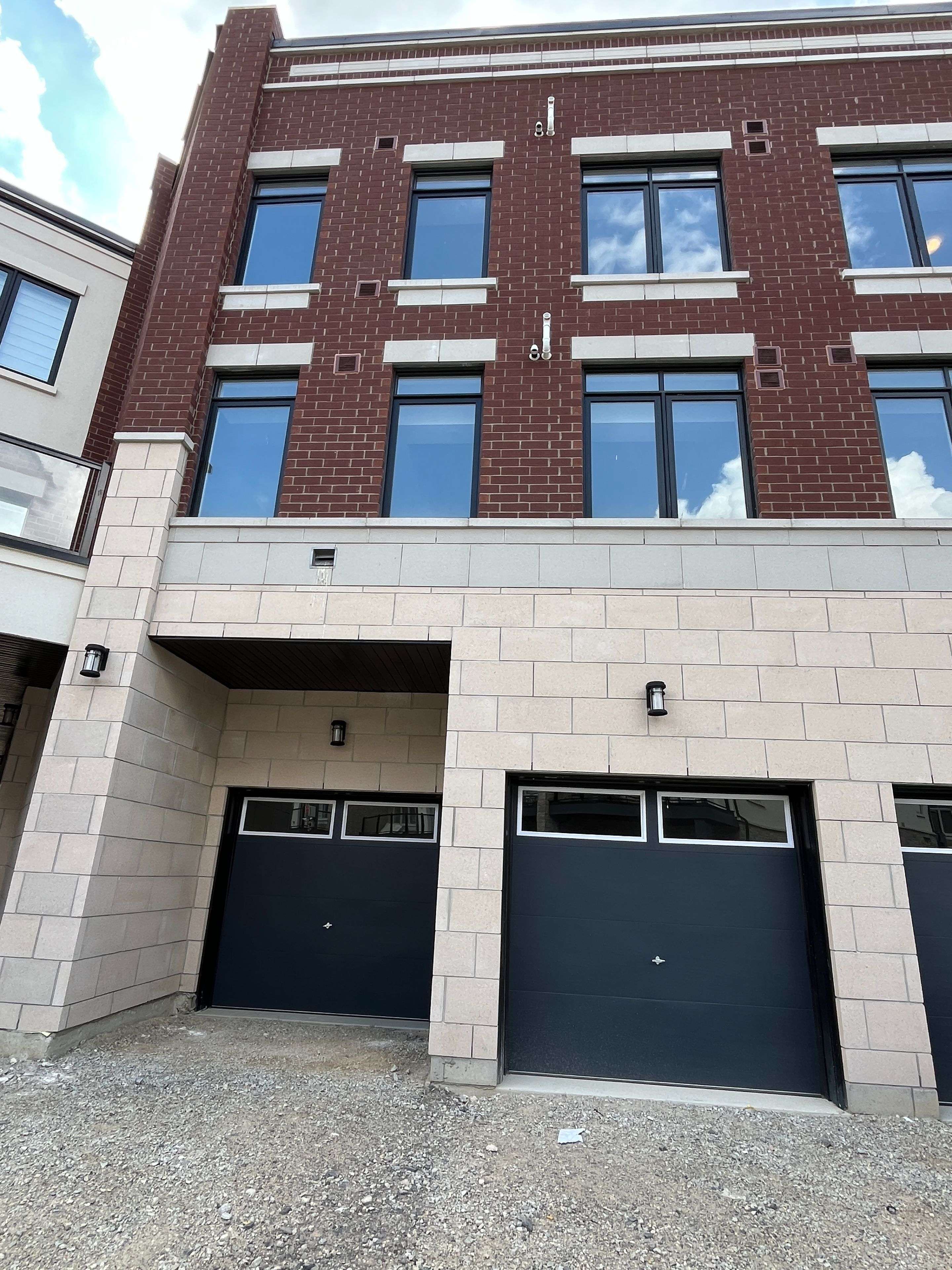 439 Dougall AVE #202A, Caledon, ON L4C 4L5