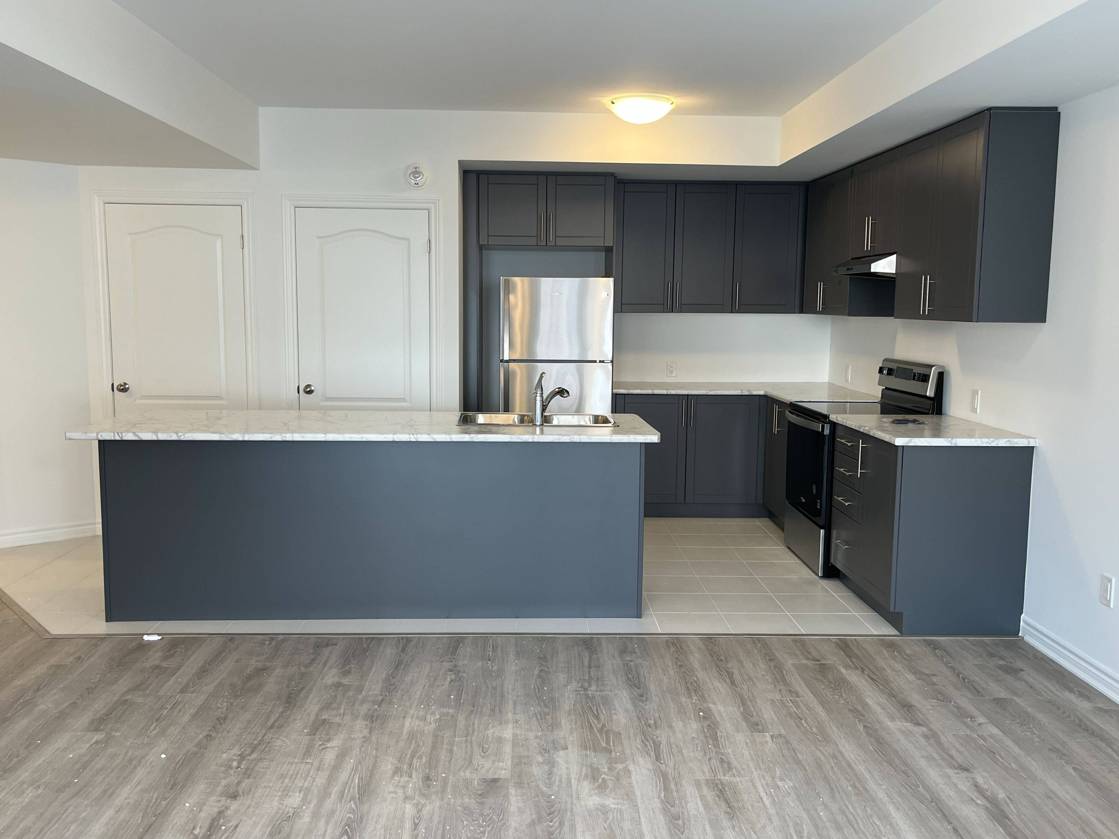 Caledon, ON L4C 4L5,439 Dougall AVE #202A