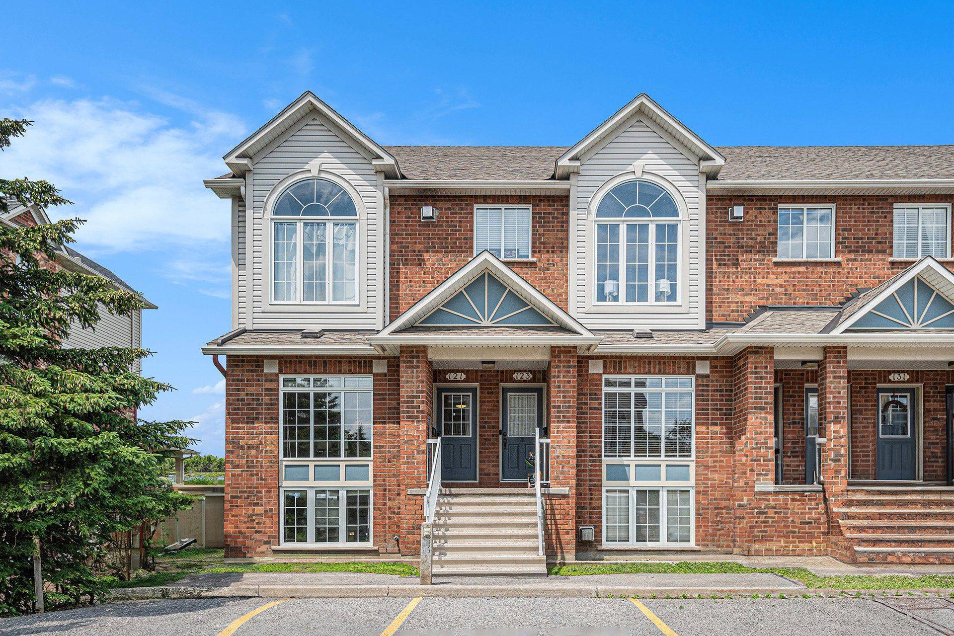 5 - 70 Edenvale Dr DR #121, Kanata, ON K2K 3N7