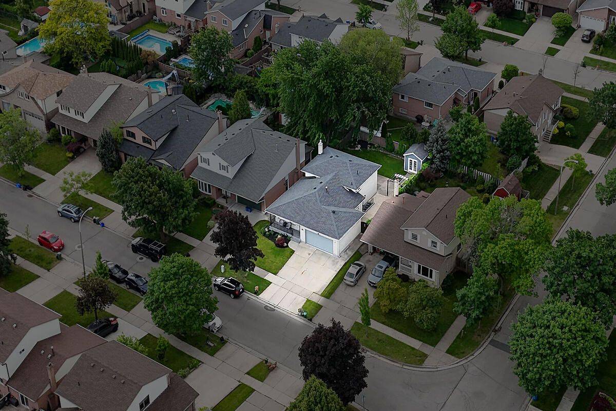 Hamilton, ON L8E 3Z4,4 Bing CRES