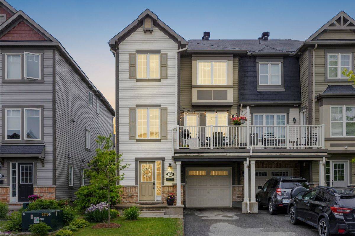 240 Cayman RD, Stittsville - Munster - Richmond, ON K2S 0N8