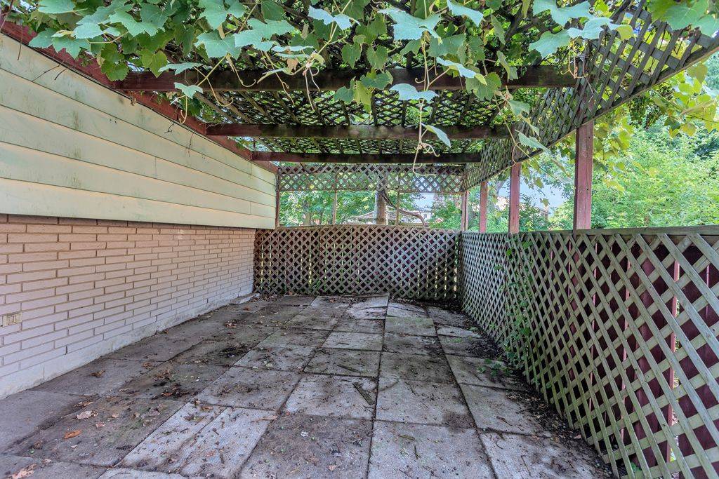 Tillsonburg, ON N4G 4K1,16 Alba AVE