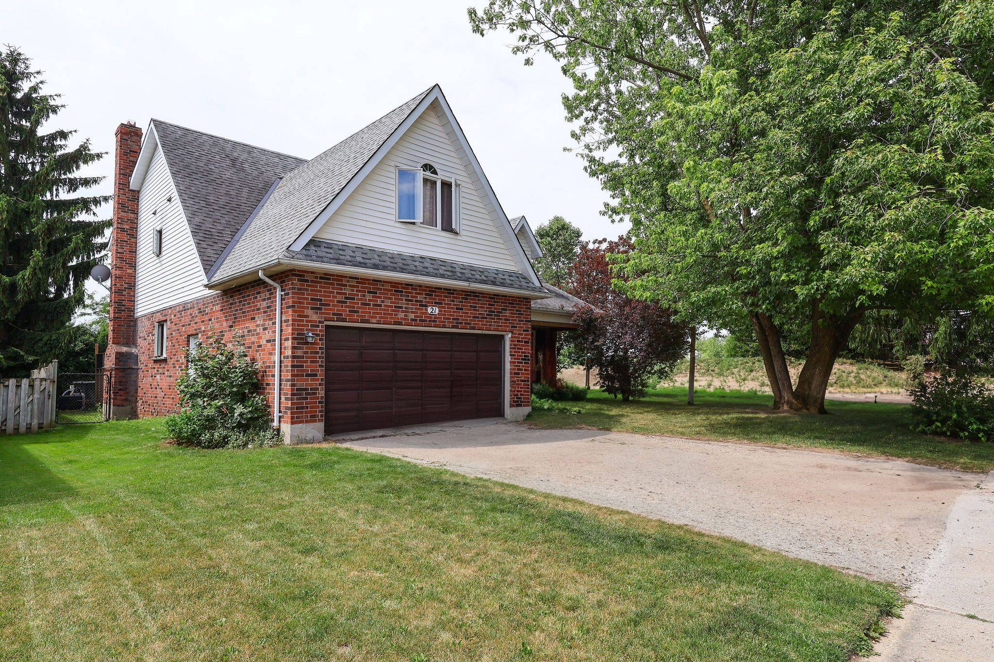 Stratford, ON N5A 7R2,21 Burwell RD