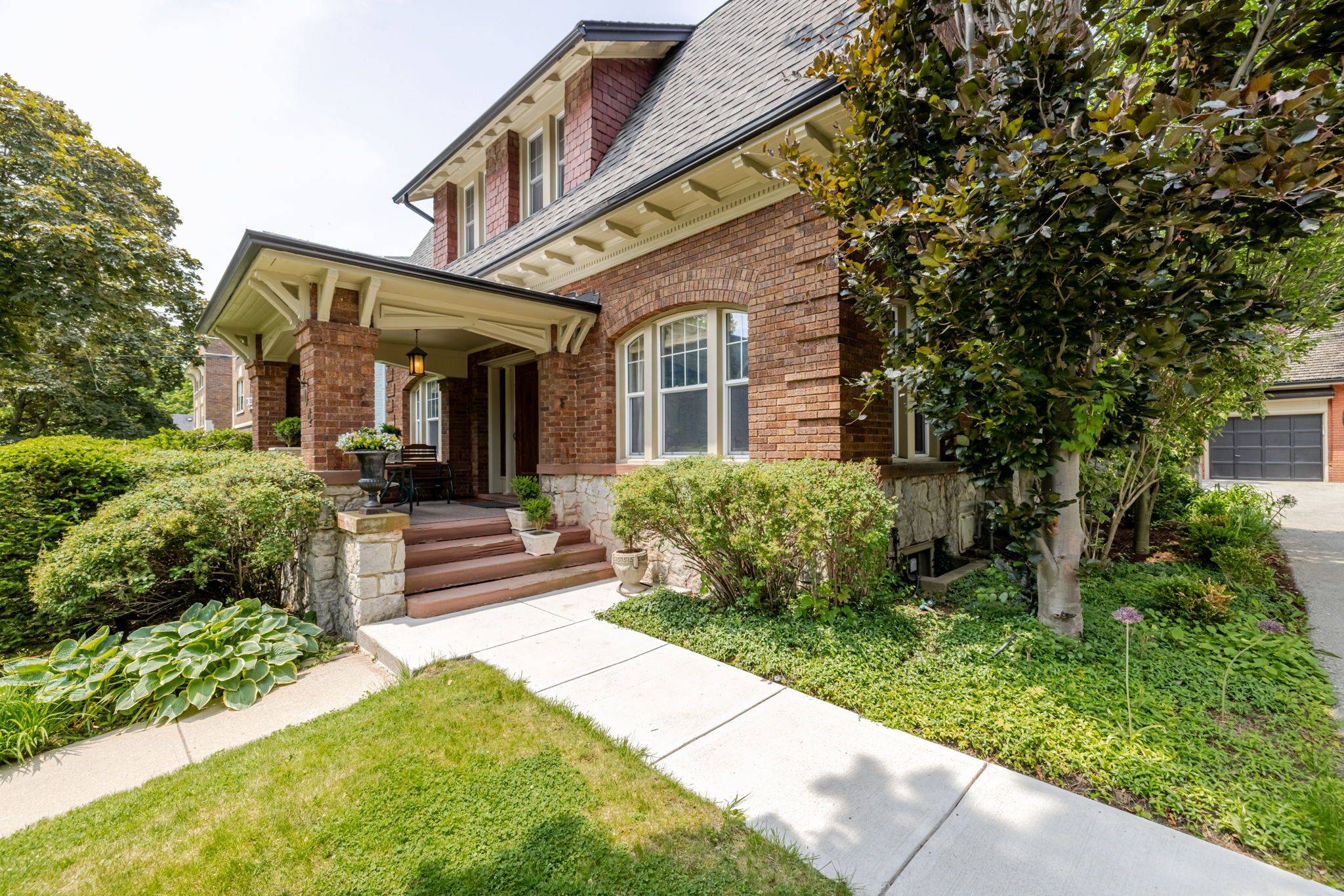 London East, ON N6A 1W8,204 St James ST