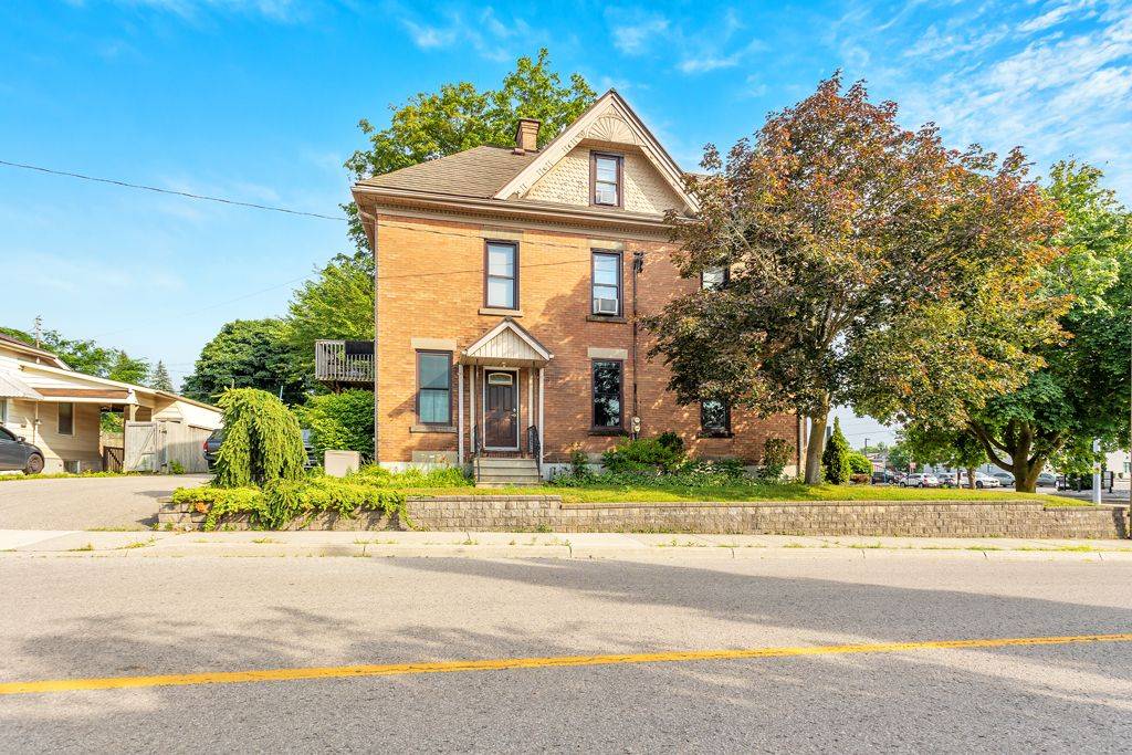 22 Harvey ST, Tillsonburg, ON N4G 3J6