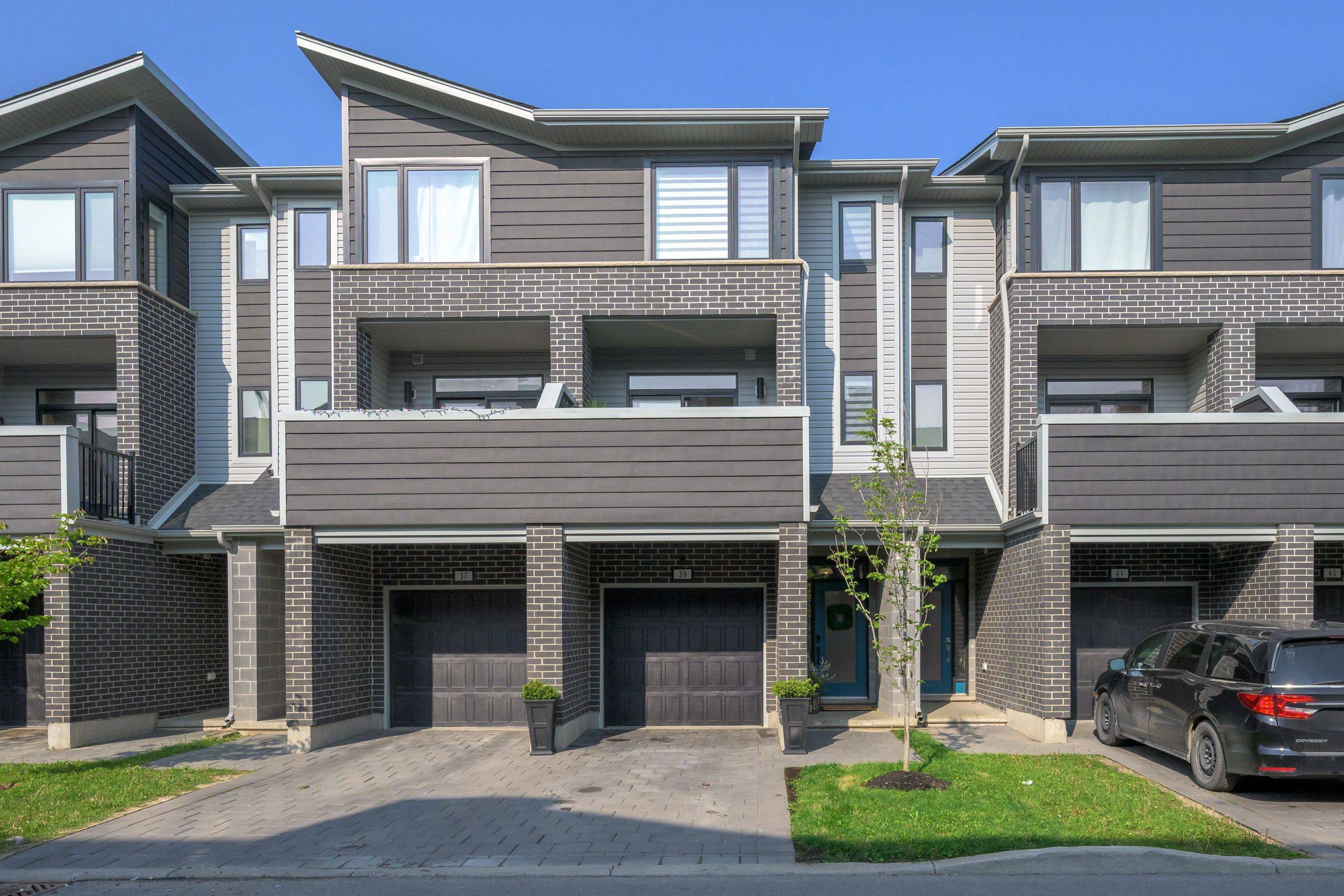 177 Edgevalley RD #39, London East, ON N5V 0C5