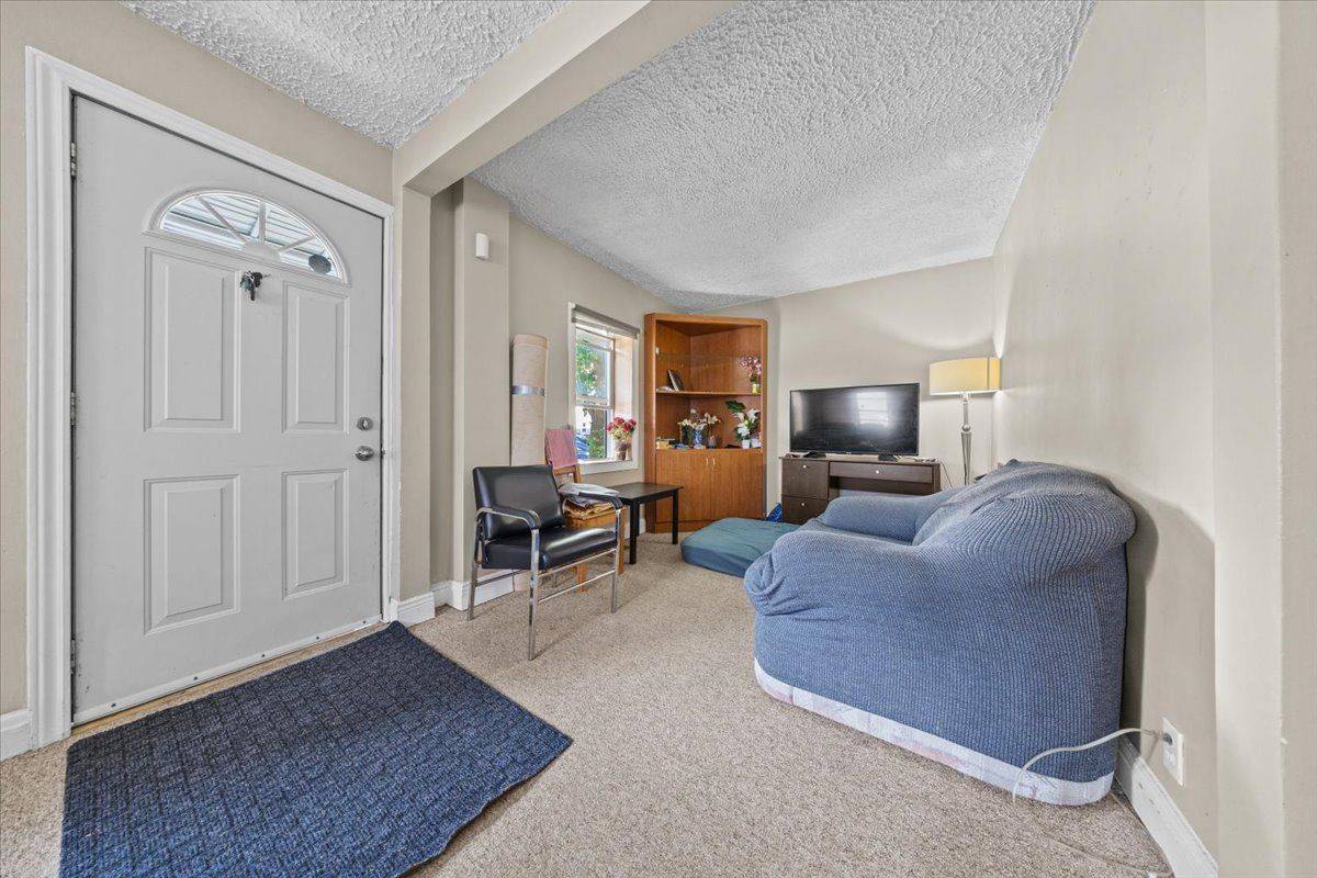 Vanier And Kingsview Park, ON K1L 5M2,310 Shakespeare ST