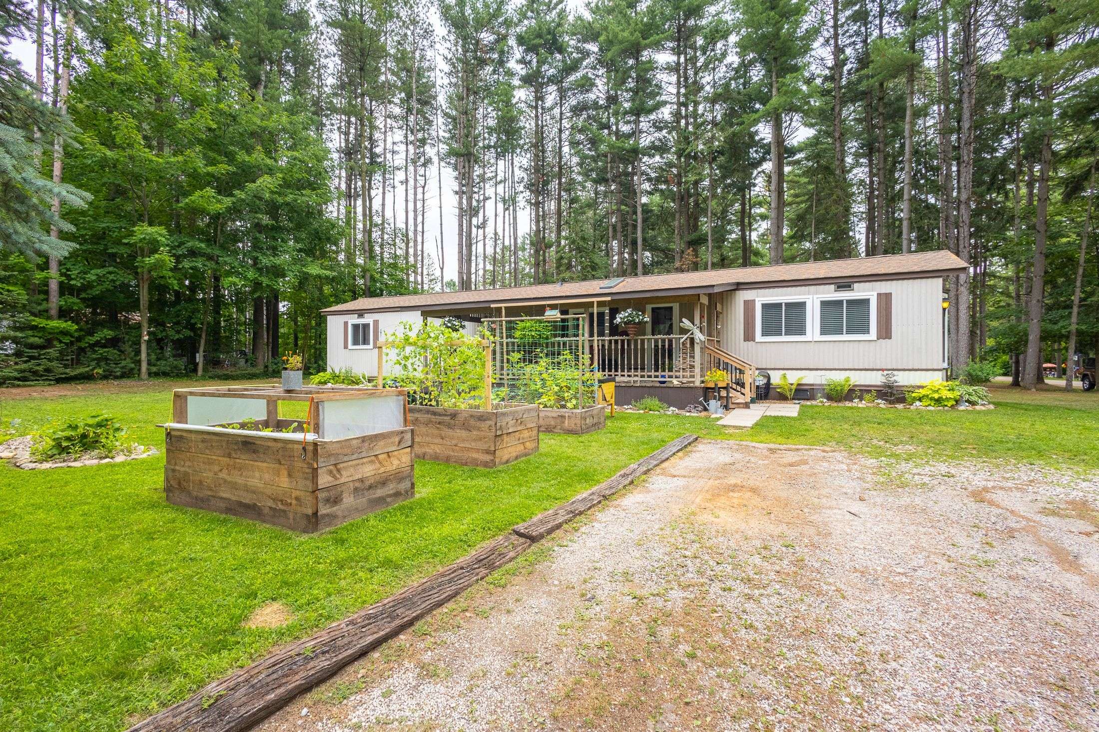202 Chestnut DR, Central Huron, ON N0M 1G0