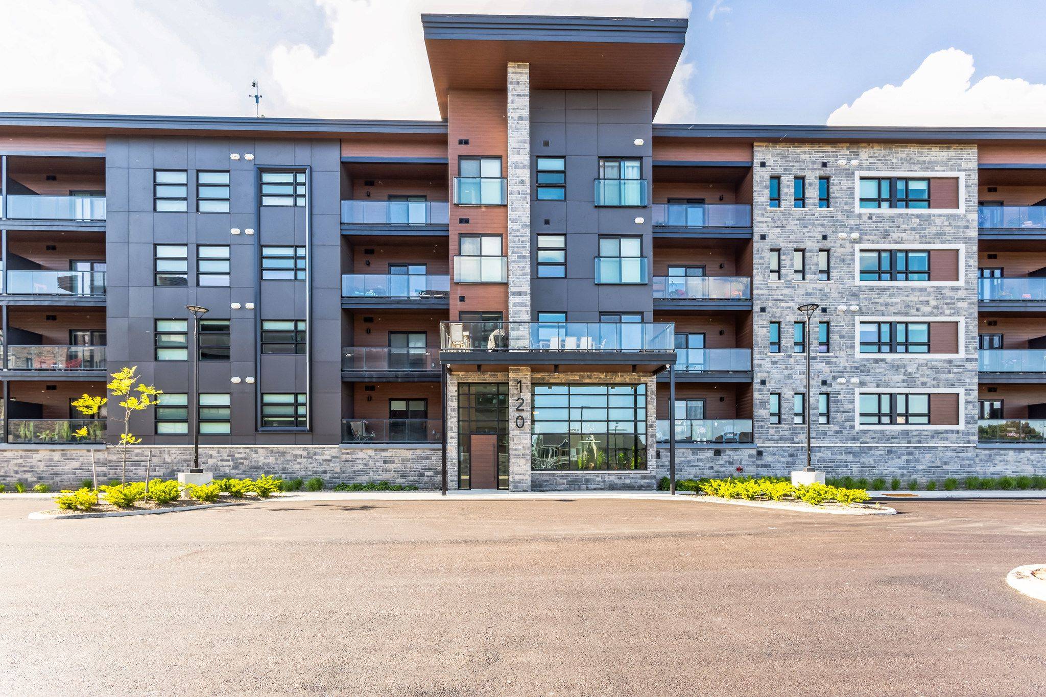 120 Summersides BLVD #205, Pelham, ON L0S 1E1