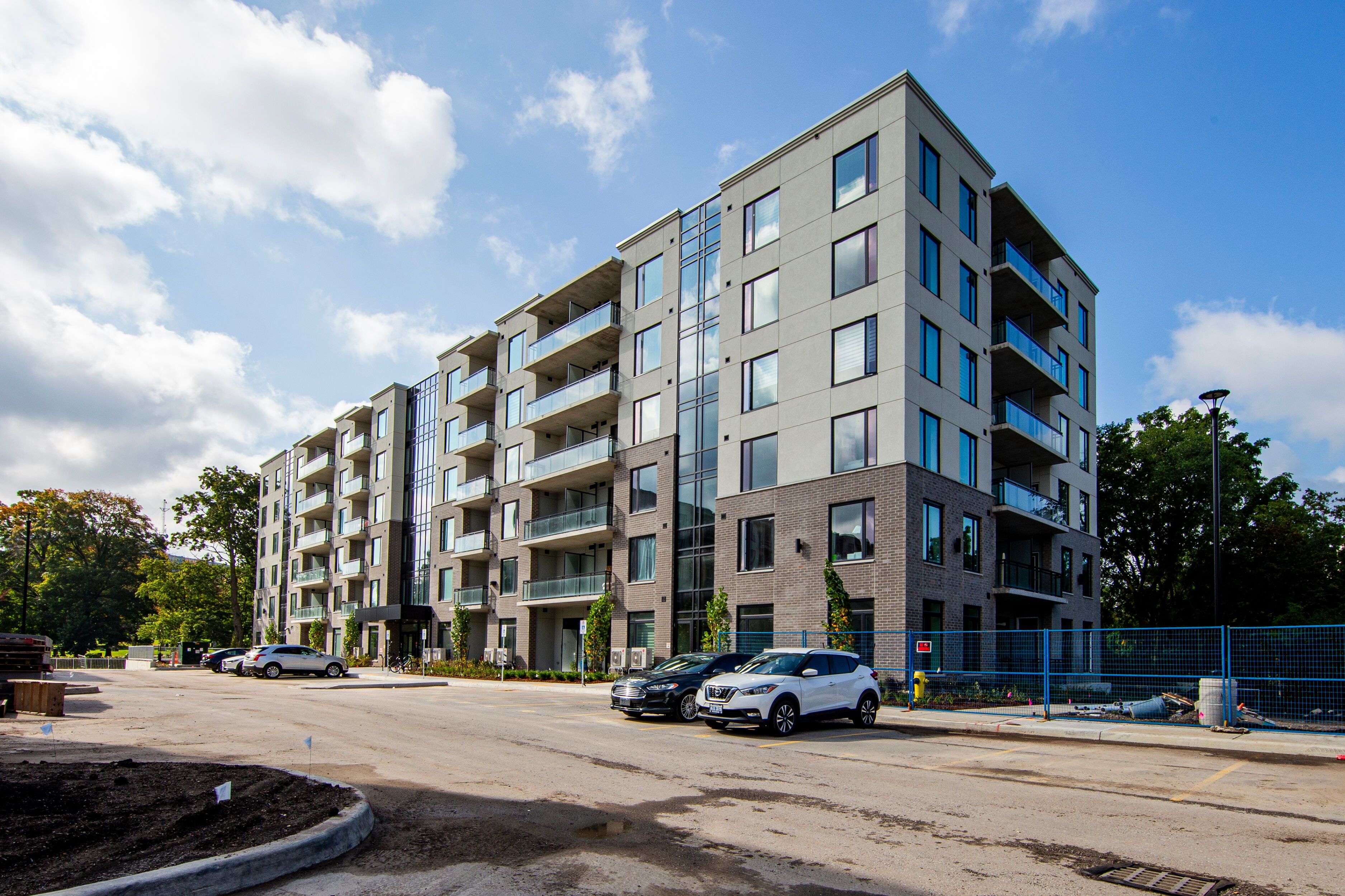 103 Roger ST #607, Waterloo, ON N2J 1A4