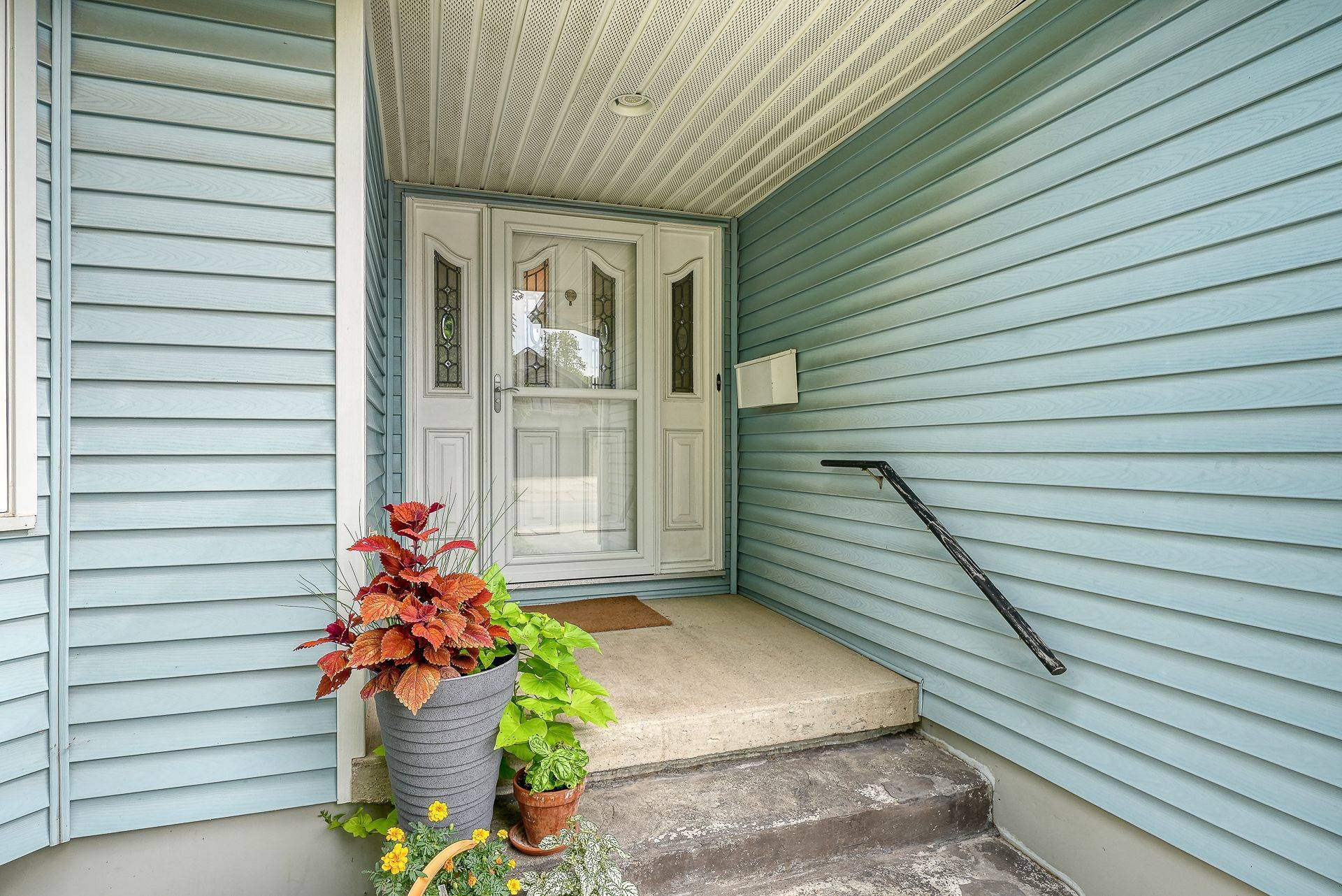 Stratford, ON N5A 7T3,214 John ST S