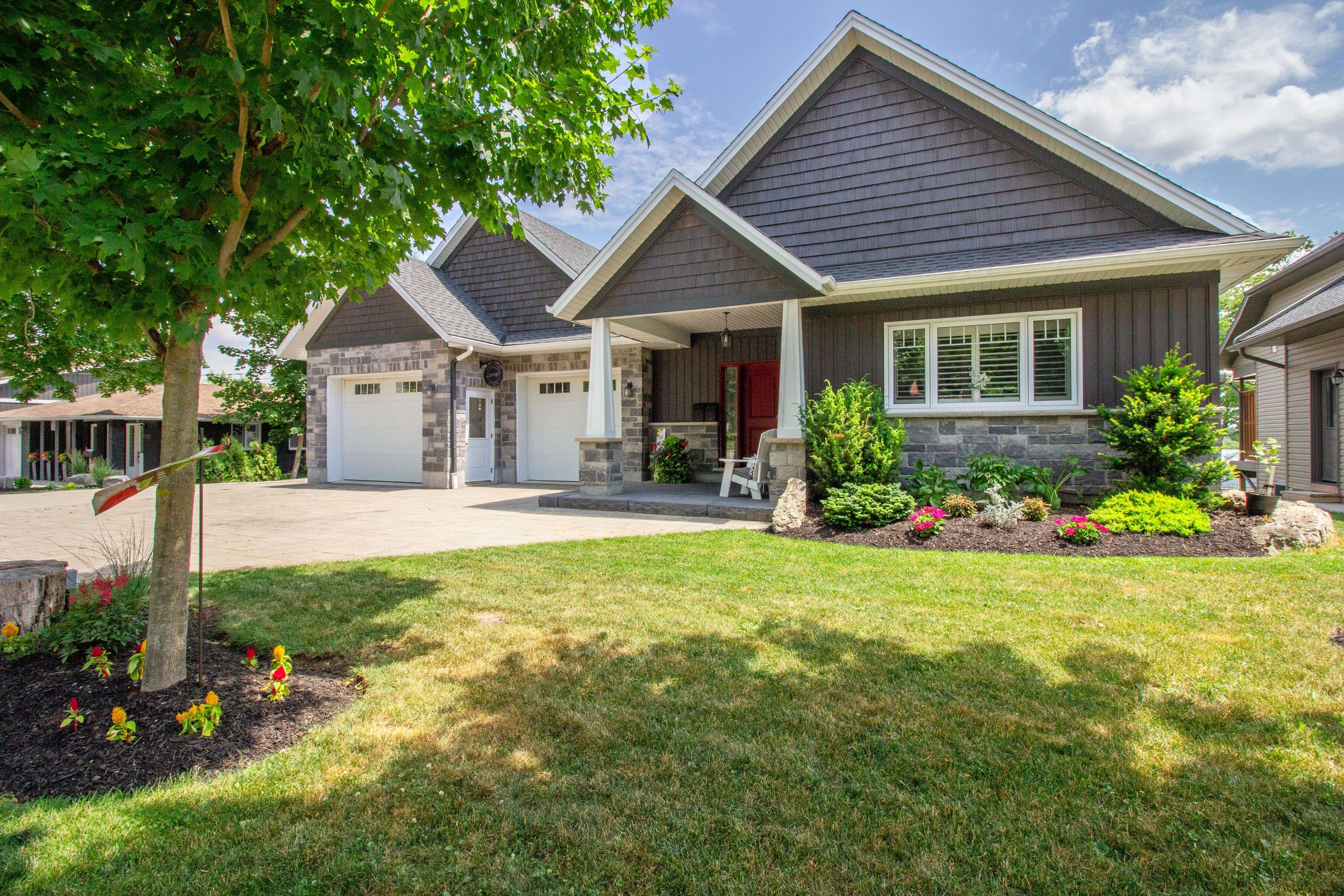 Centre Wellington, ON N1M 1N2,566 St. Patrick ST E