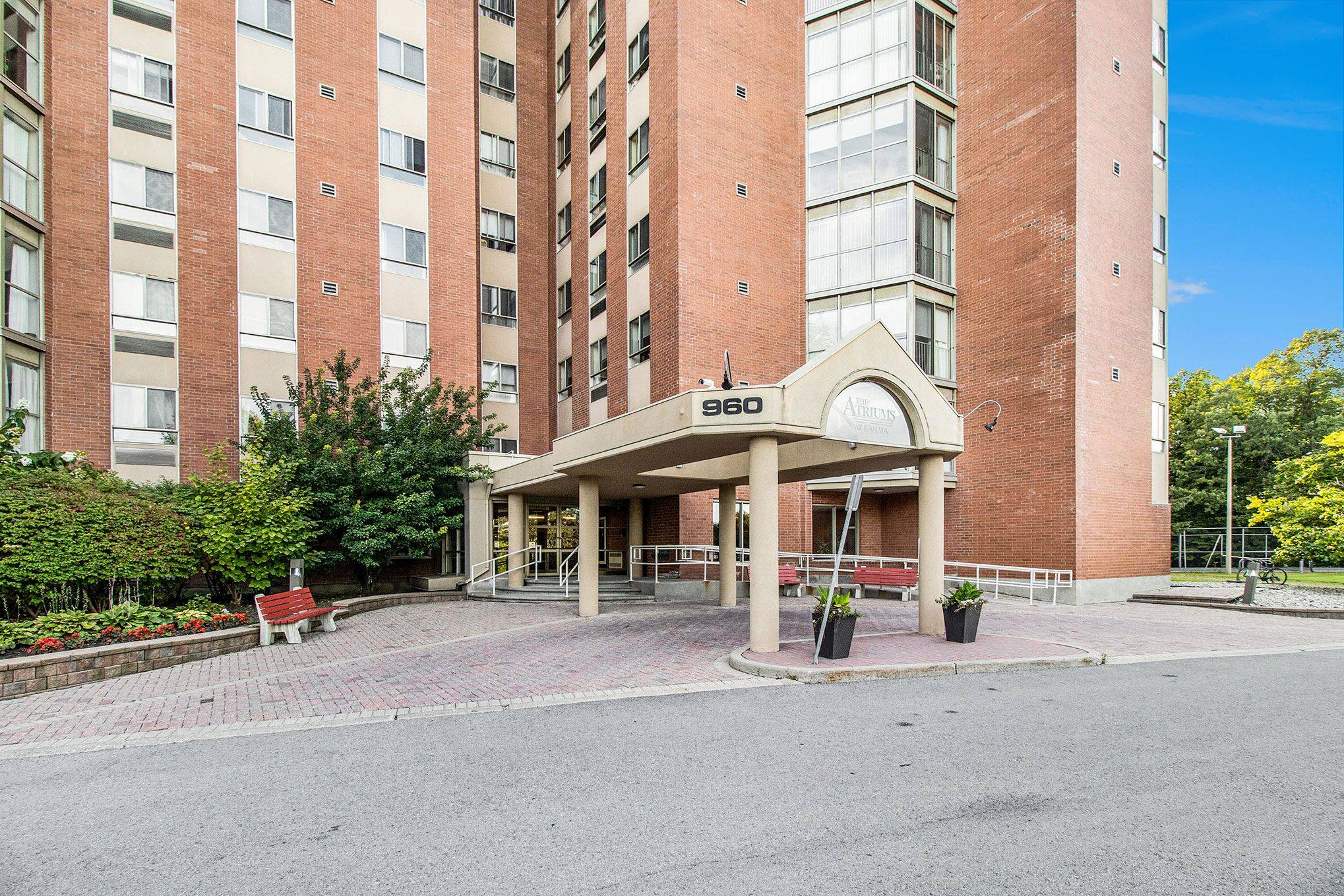 Kanata, ON K2K 2B6,960 Teron RD #105