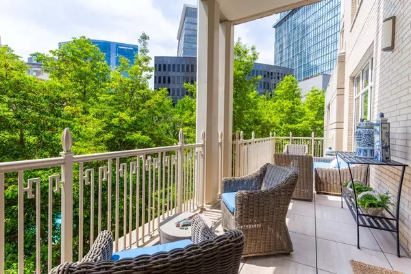 2555 N PEARL Street #201, Dallas, TX 75201