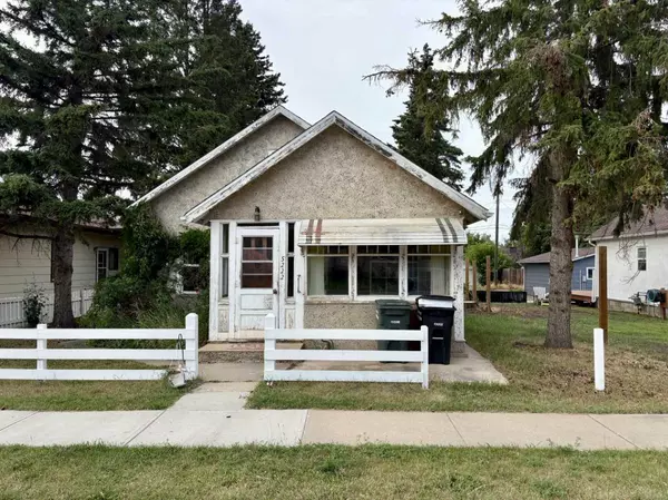5222 51 AVE, Vermilion, AB T9X 1V1