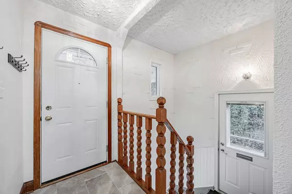 Oshawa, ON L1H 6A9,270 Highland AVE