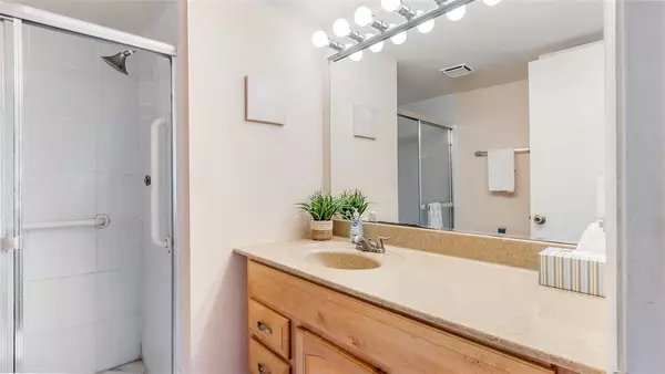 Sunrise, FL 33322,9750 Sunrise Lakes Blvd #302