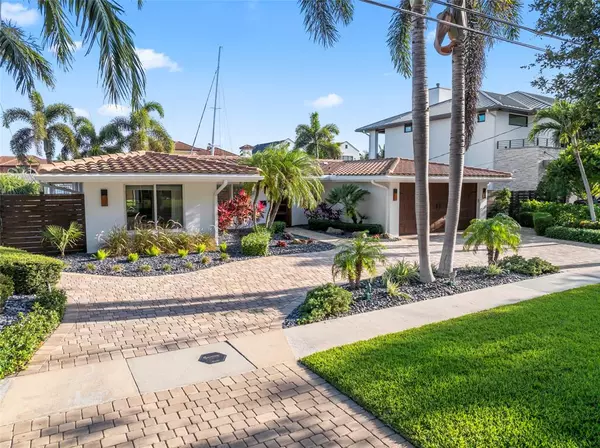 2530 NE 49 Street, Lighthouse Point, FL 33064