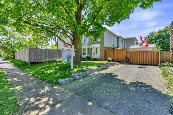 Richmond Hill, ON L4C 5A3,25 Castle Rock DR