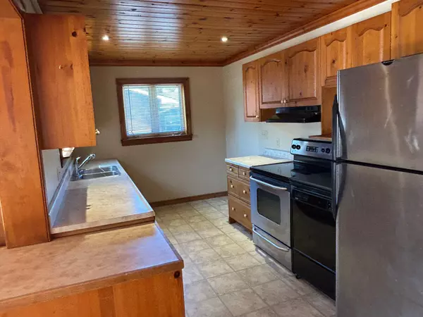 Kawartha Lakes, ON K0M 1A0,46 Kennedy DR #MAIN LEVEL