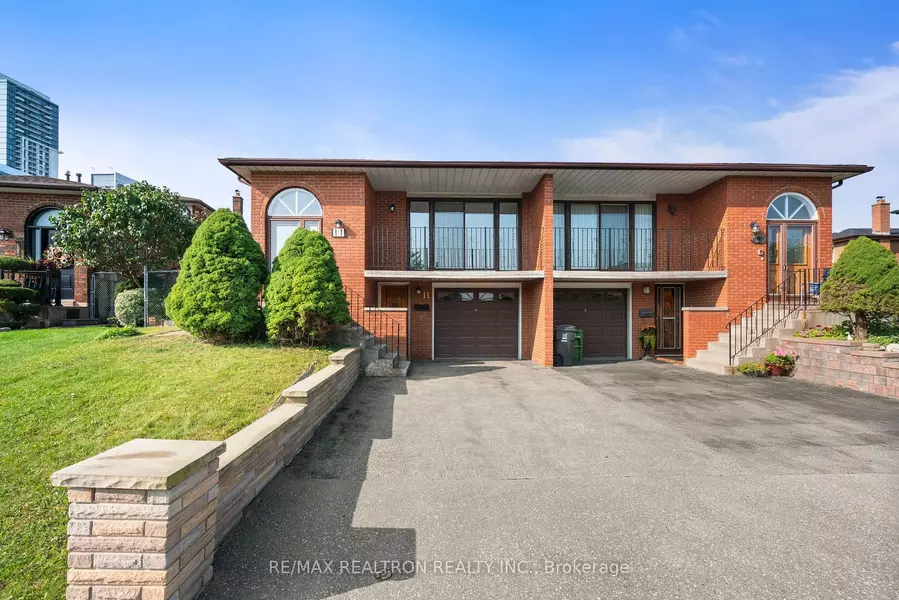 11 Hazelnut CRES, Toronto C15, ON M2J 4W2