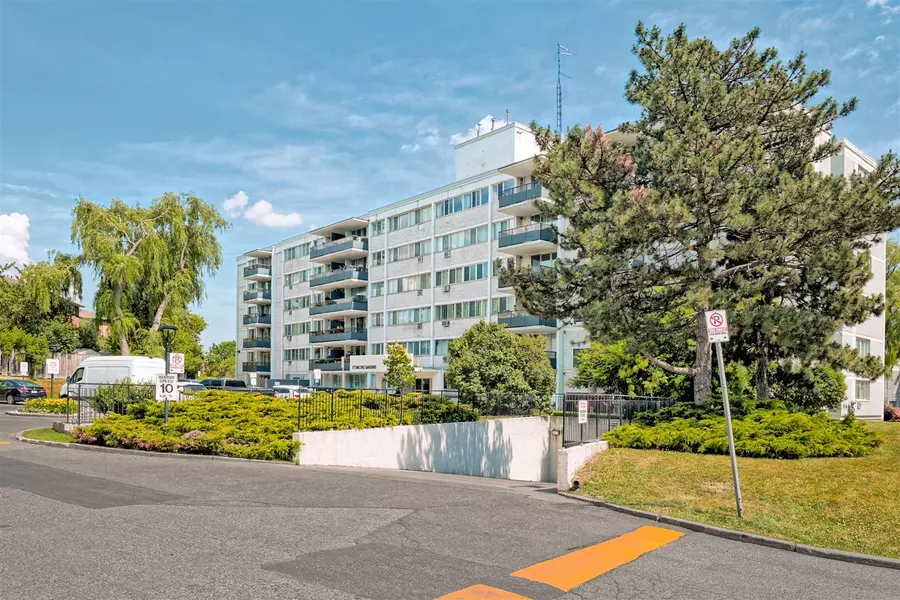 11 Neilson DR #502, Toronto W08, ON M9C 1V4