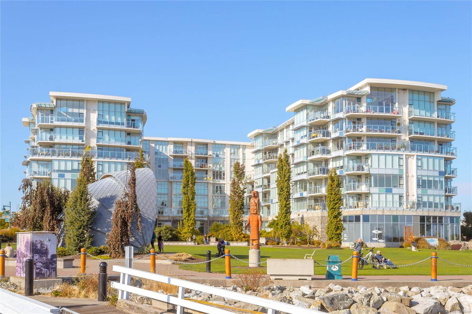 9809 Seaport Pl #301, Sidney, BC V8L 0A5