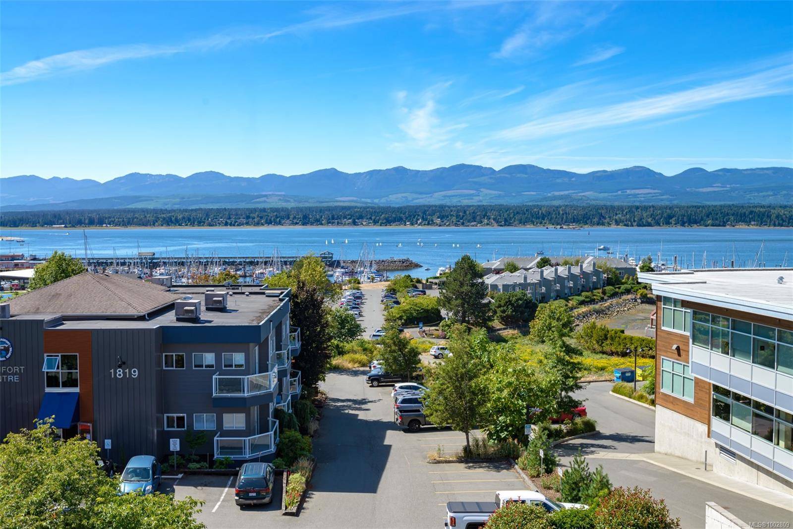 1811 Comox Ave #201, Comox, BC V9M 3L9