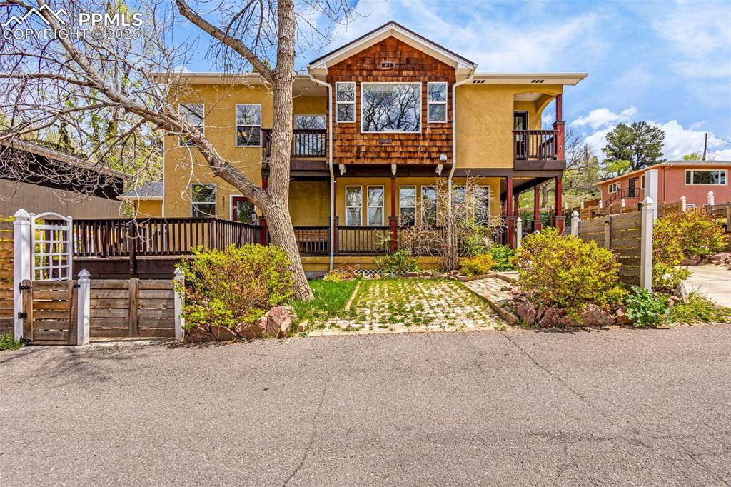 321 Graceland GRV, Colorado Springs, CO 80904