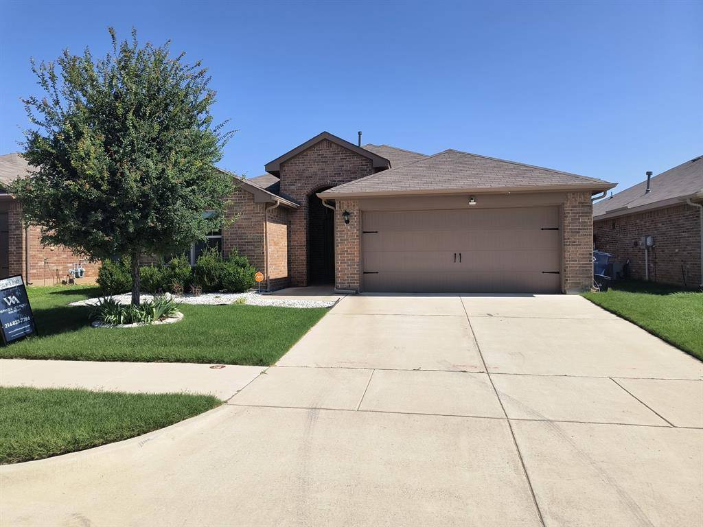 805 Rutherford Drive, Crowley, TX 76036