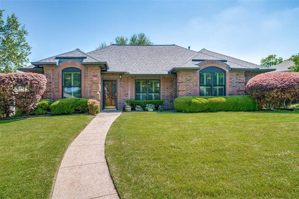 2046 Oakbluff Drive, Carrollton, TX 75007