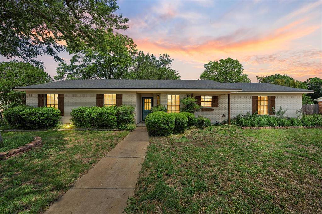 304 Texas Avenue, Hewitt, TX 76643