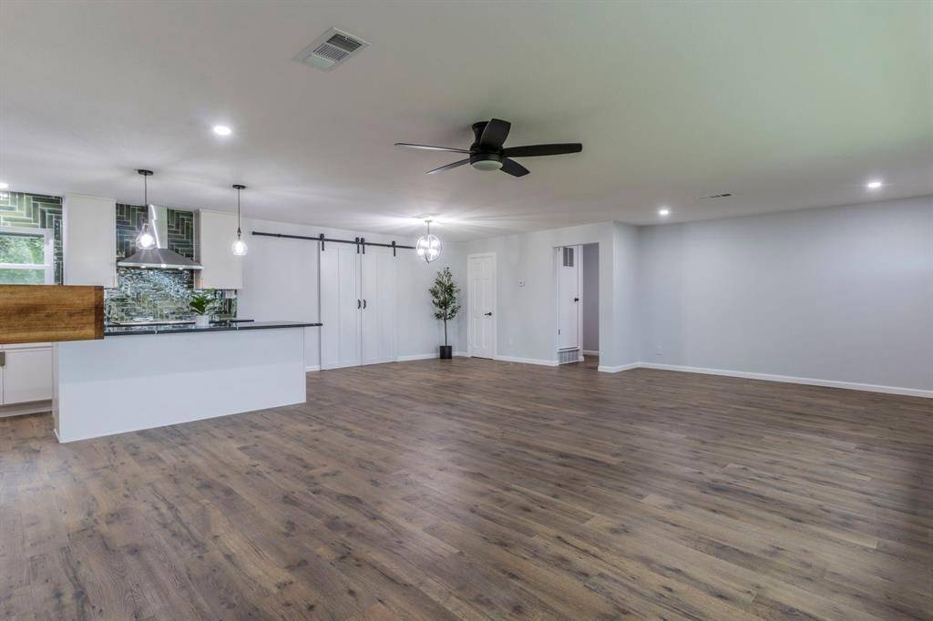 Ennis, TX 75119,1404 Country Club Road