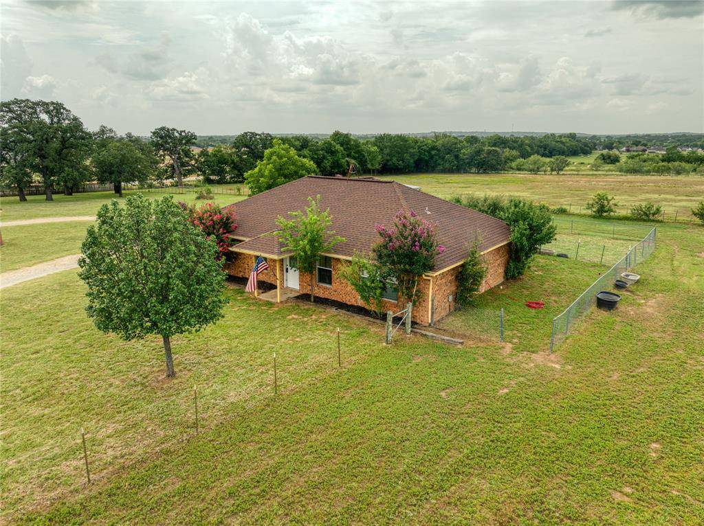 1300 Knob Road, Springtown, TX 76082