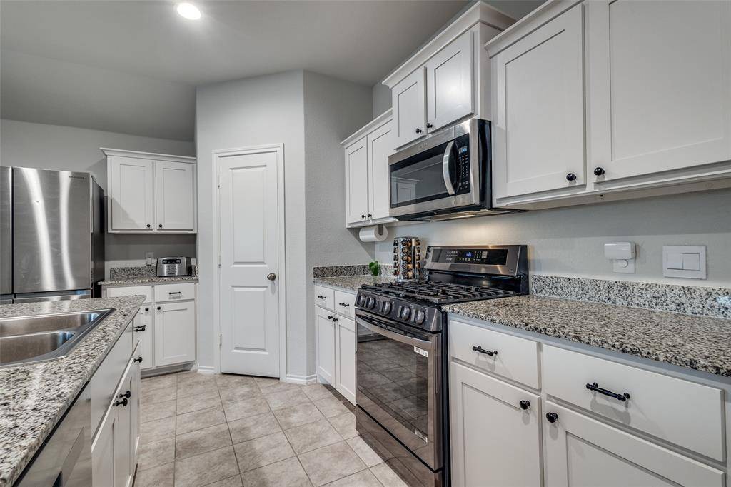 632 Peshtigo Road, Justin, TX 76247