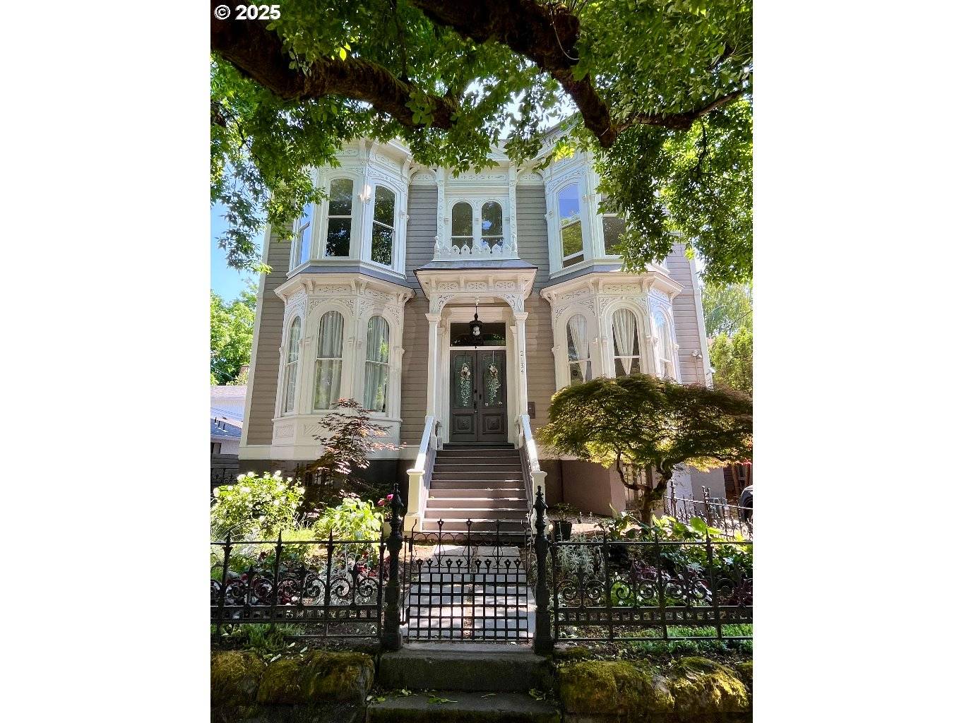 2134 NW HOYT ST, Portland, OR 97210