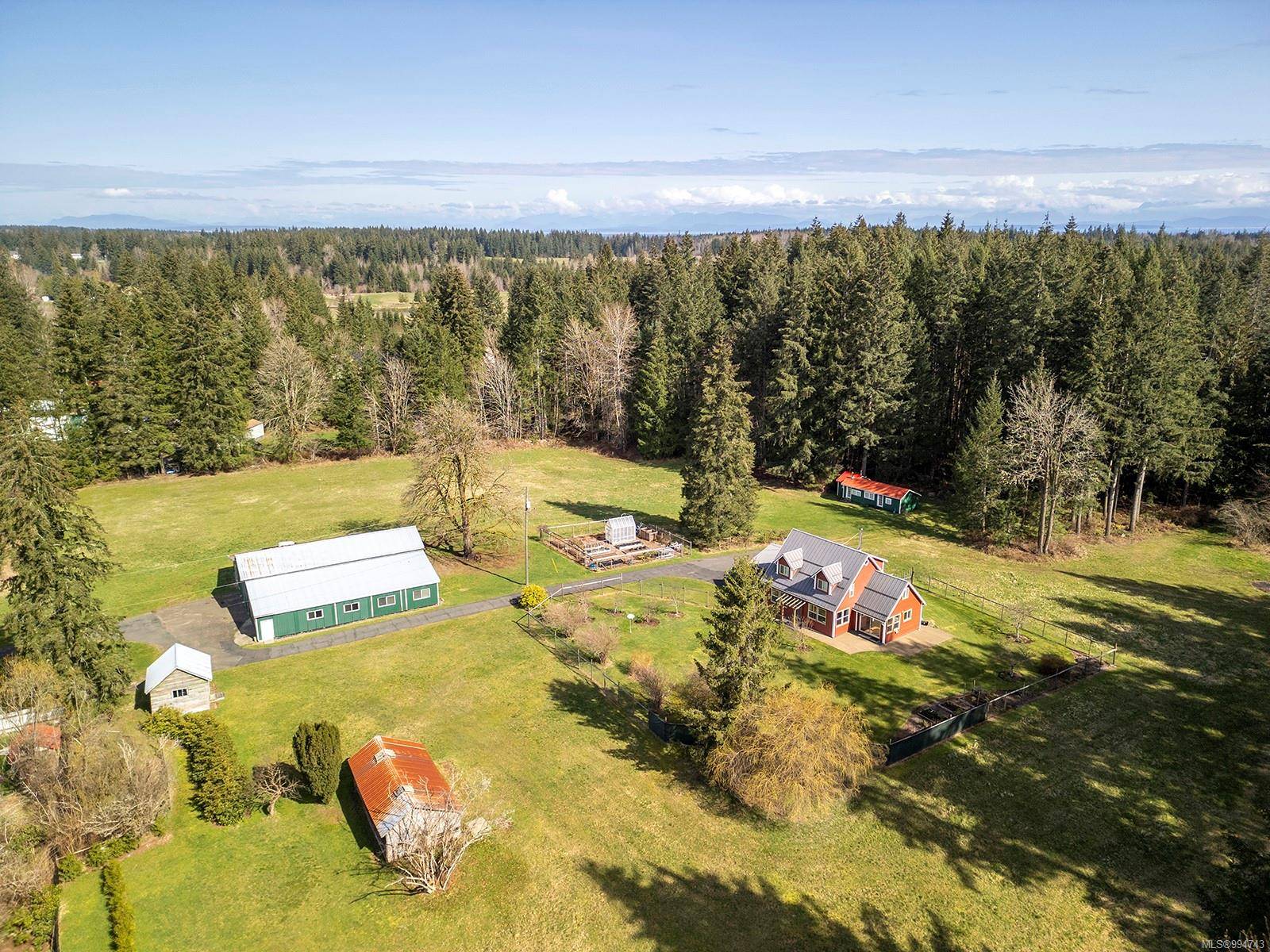 7792 Island Hwy N, Black Creek, BC V9J 1G5