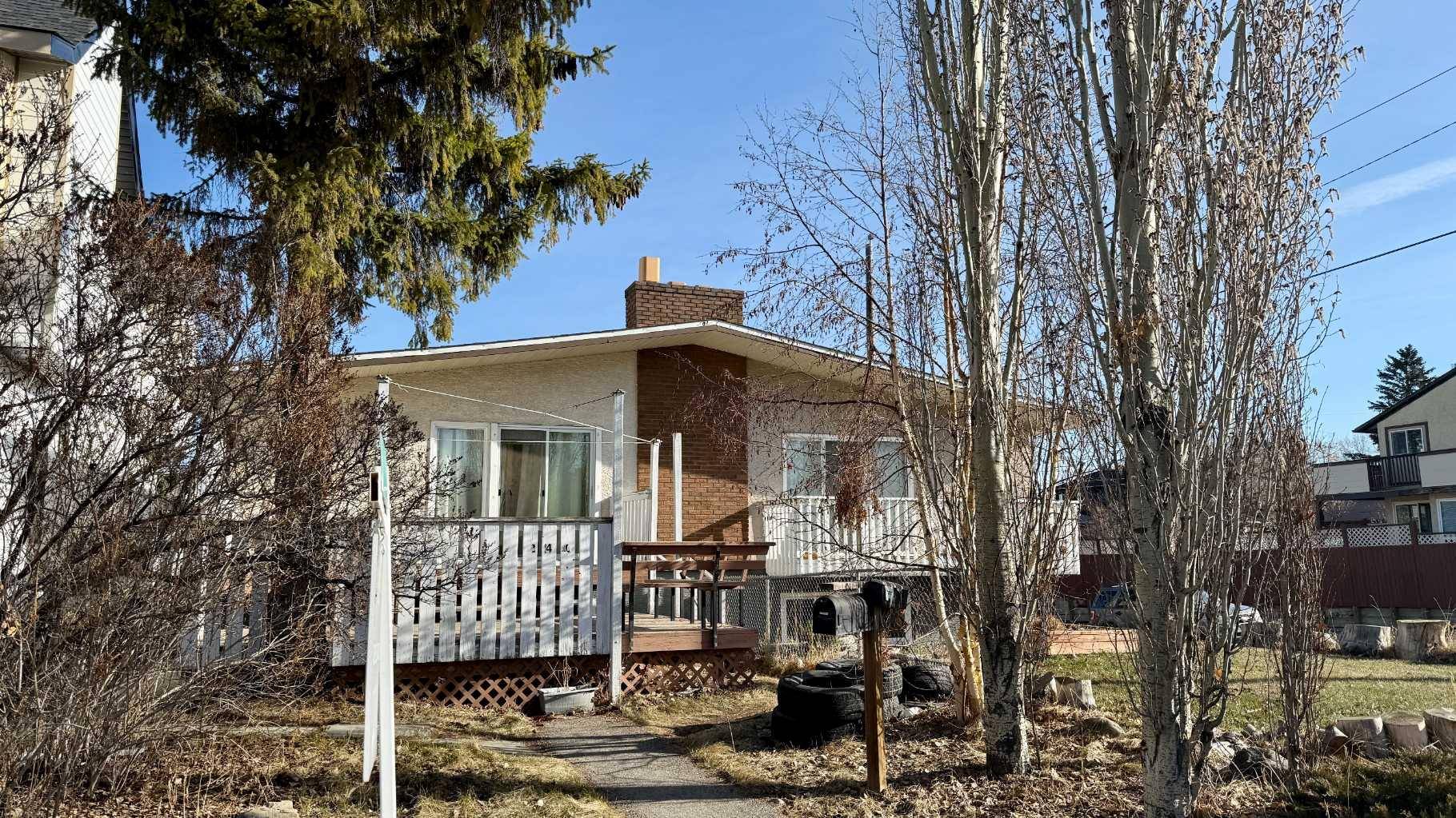 240 30 AVE Northeast, Calgary, AB T2E 2C9